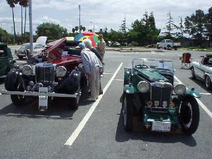 On the left is Terry Sanders imposing 1937 SA drophead coupe ( On the left is Terry Sanders imposing 1937 SA drophead coupe (