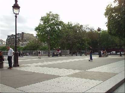 Skateboarders in Paris. (17 Aug 2003) Skateboarders in Paris.