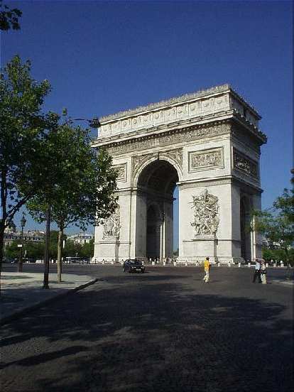 The Arc de Triumph, where I stayed in a nice hotel just a couple of blocks away during my last days in Paris.. (17 Aug 2003) The Arc de Triumph, where I stayed in a nice hotel just a couple of blocks away during my last days in Paris..