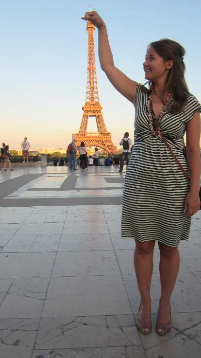 Katia grabbing the top of the Eiffel Tower from the Chaillot Palace.