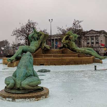 Green frogs and gods at Logan Square in Philadelphia.