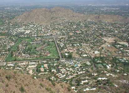 From above one could also see the dozens of tennis courts in Scottsdale.