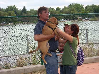 Tori's poor dog got something in his foot and ultimately had to be carried away by her folks. He never even got in the water!