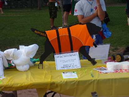 A doggie life vest was being auctioned off.