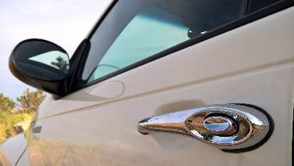 exterior chrome door handle, Cool Vanilla 2005 Chrysler PT Cruiser