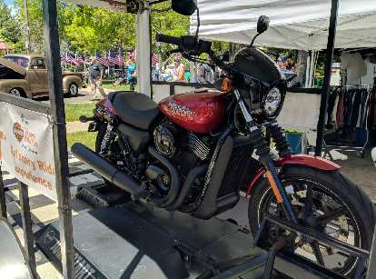 I did the Stationary Ride Experience on this Harley-Davidson Street 750. It felt familiar to me with similar clutch and shift lever feel to the H-D Sportster Iron 883 on the Tail of the Dragon a couple years ago. I did the Stationary Ride Experience on this Harley-Davidson Street 750. It felt familiar to me with similar clutch and shift lever feel to the H-D Sportster Iron 883 on the Tail of the Dragon a couple years ago.