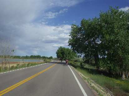 [Mile 172, 5:10 p.m.] This point -- at Kiuver Reservoir 2 -- is just over 3 miles from my home!