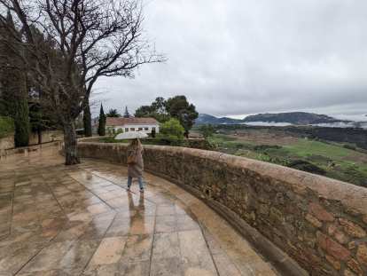 Andrea on the Paseo de los Ingleses.