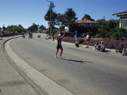 Here's Lisa coming in on the run... Here's Lisa coming in on the run...