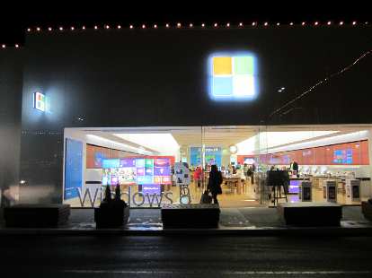 The Microsoft Store at University Village. (20 Dec 2012) The Microsoft Store at University Village.