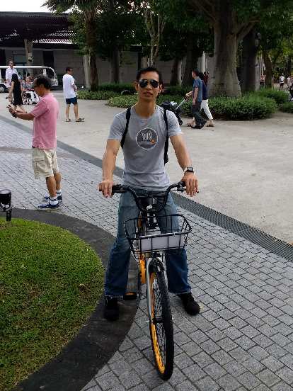 Felix Wong riding an o.bike city bike in Singapore. (25 Nov 2017) Felix Wong riding an o.bike city bike in Singapore.