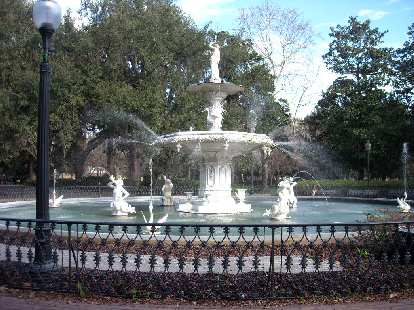 The fountain at Forsythe Park.