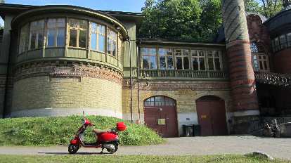 A scooter in front of a house near Nobelparken. (26 Jul 2013) A scooter in front of a house near Nobelparken.
