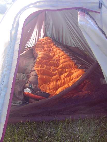 The REI sub-kilo is rated at 20 degrees and hence was pretty toasty during the 49-degree Colorado night. The REI sub-kilo is rated at 20 degrees and hence was pretty toasty during the 49-degree Colorado night.