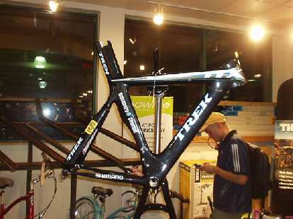 Lance's 2005 winning Time Trial frame. Lance's 2005 winning Time Trial frame.