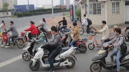Lots of motorbikes in Suzhou. (18 May 2014) Lots of motorbikes in Suzhou.