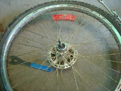 The bearings and cups were completely shot on this customer wheel. (29 Dec 2010) The bearings and cups were completely shot on this customer wheel.