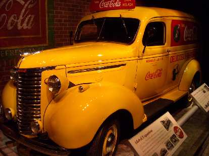 Old Coca-Cola pickup truck. Photo: Old Coca-Cola pickup truck.