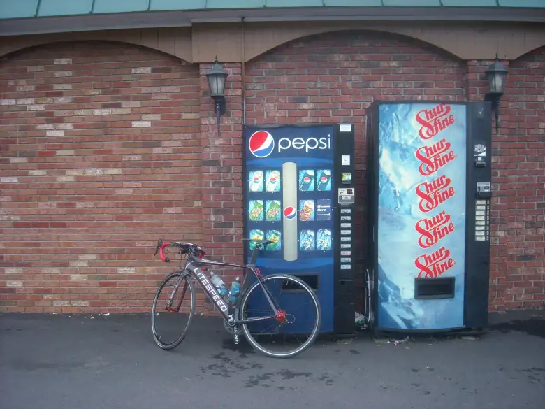 [Mile 664] I really could have used a Pepsi this morning while I was riding before any stores opened.  Unfortunately, I didn't have enough small change and the machines wouldn't accept my dollar bills, so no Pepsi for me.