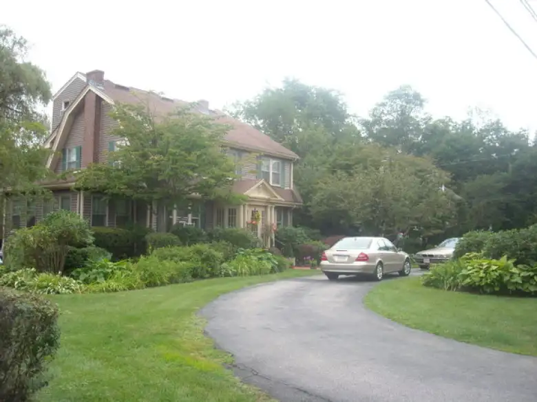 [Mile 751] Riding by the nice homes of Newton, Massachusetts.