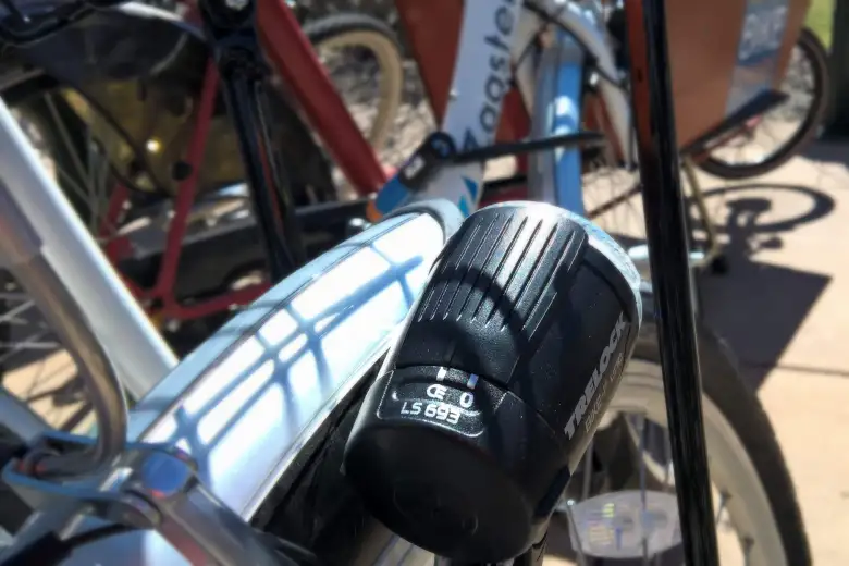 Front headlight on Zagster city share bicycle. Front headlight on Zagster city share bicycle.