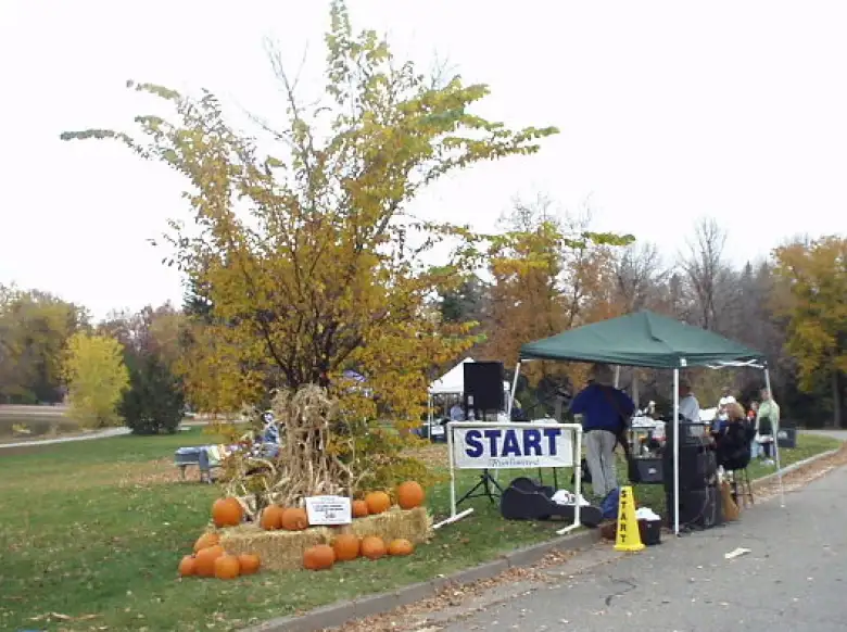 On Sunday was a Howl-o-Ween run.  It was just 2.4 miles so I only came to cheer.  Besides I will race next week.
