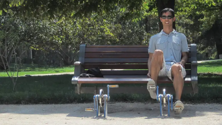 Using one of the pedal contraptions in el Parque del Retiro. Using one of the pedal contraptions in el Parque del Retiro.