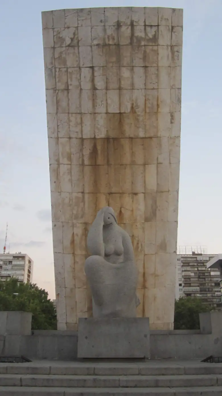 A statue at la Plaza de Castilla. A statue at la Plaza de Castilla.