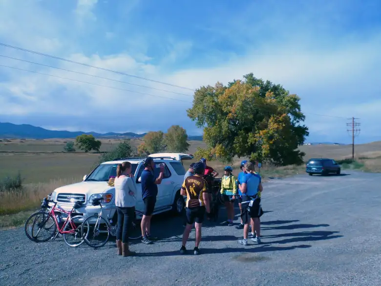 [Mile 75, 2:47 p.m.] Stopping for cookies and refreshments at an impromptu 