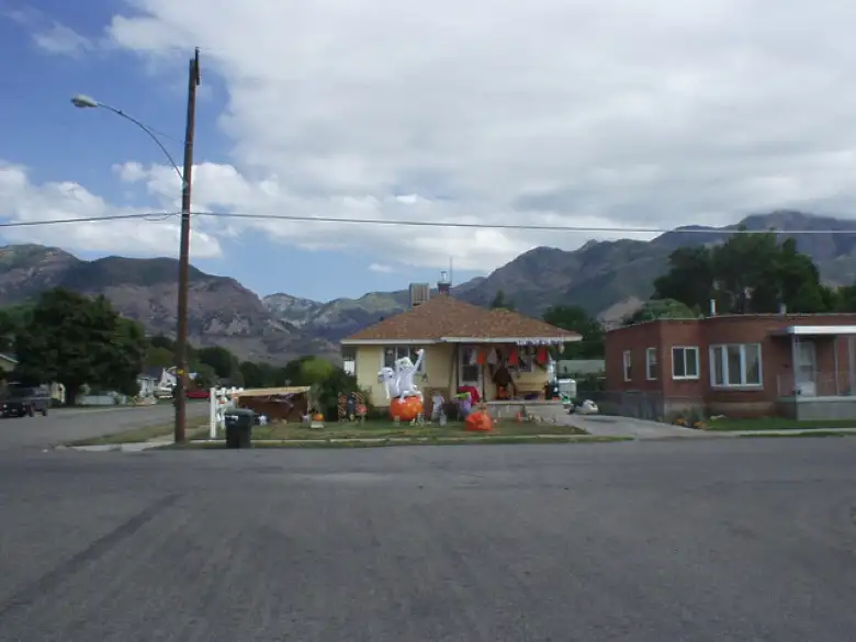 The homes near downtown Ogden tended to be older bungalows and ramblers.