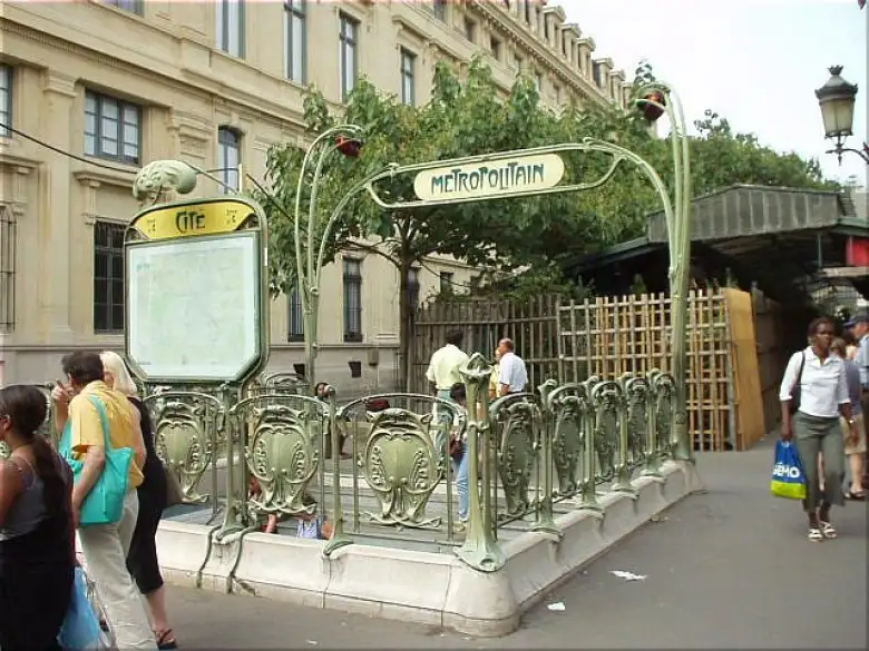 An example of Art Nouveau at the Metro entrance near the Palais de Justice.  You got to love a country where even something as mundane as a subway entrance qualifies as art!