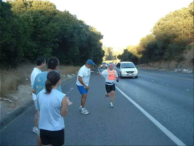 [Mile ~40] Now here's Tom actually running his leg!