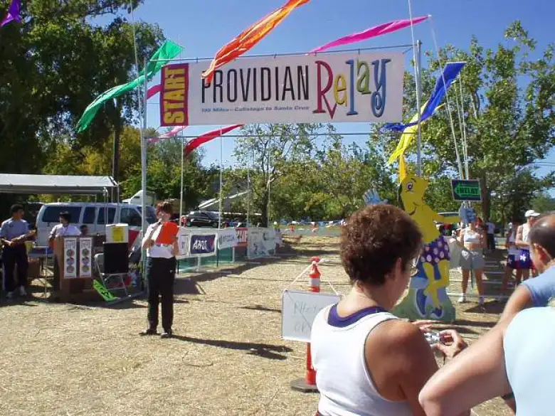 [5 minutes before the start, 12:25 p.m.] Phew!  With less than 10 minutes to spare, we made it to the start of the race. Heidi (not shown) kicked off the first leg for us.