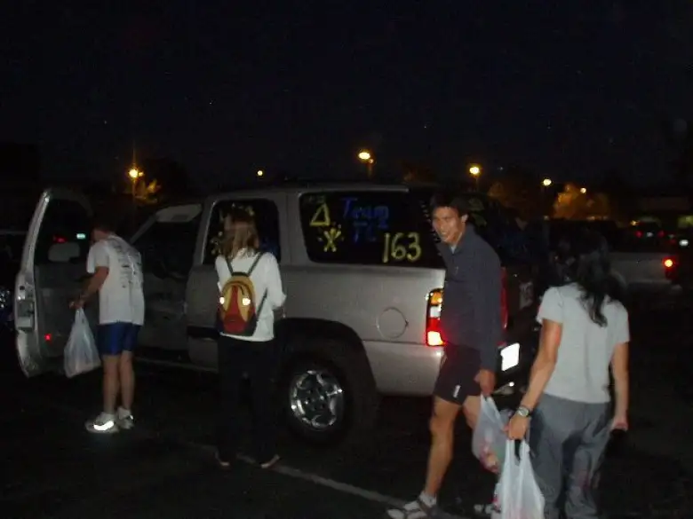 [6:34 elapsed, 7:04 p.m.] Back to the road: our team getting into Van #1 after dinner.  You can see Phil, Heidi, Everitt, and Lisa in this picture.