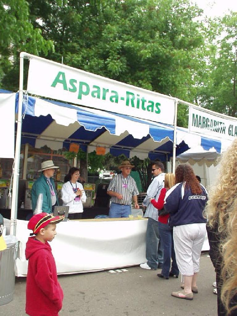 Nor did I try one of these Aspara-Ritas (an asparagus version of a margarita) or find asparagus ice cream.  Still, this was the most fun festival I've ever been to since the '93 Lodi Grape Festival.