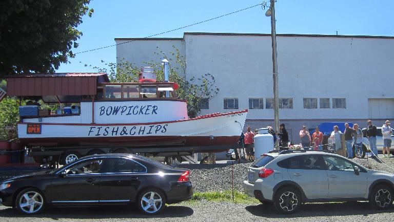 Bowpicker Fish &amp; Chips, long line, Astoria, Oregon
