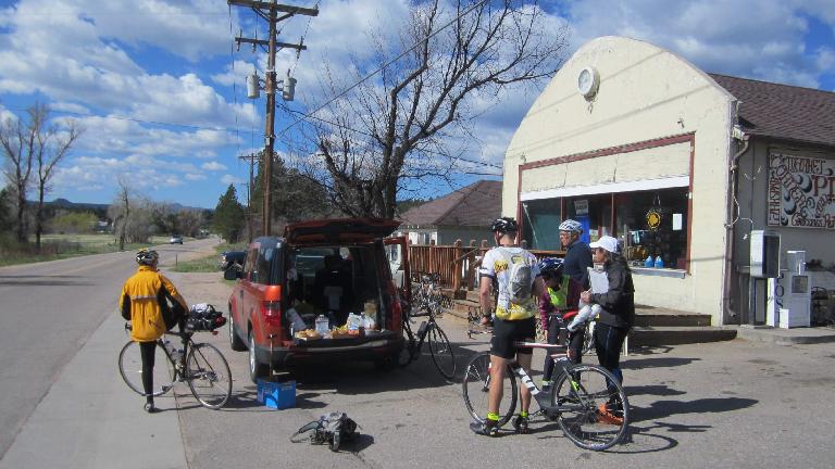 Mile 48, the first checkpoint in Larkspur. Thanks to the great volunteer who brought cake and fluids.