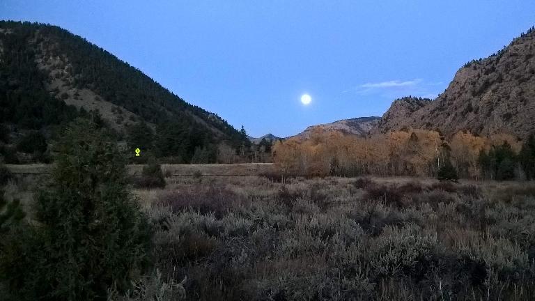 Moon setting over the 2016 Cache La Poudre Marathon. Moon setting over the 2016 Cache La Poudre Marathon.
