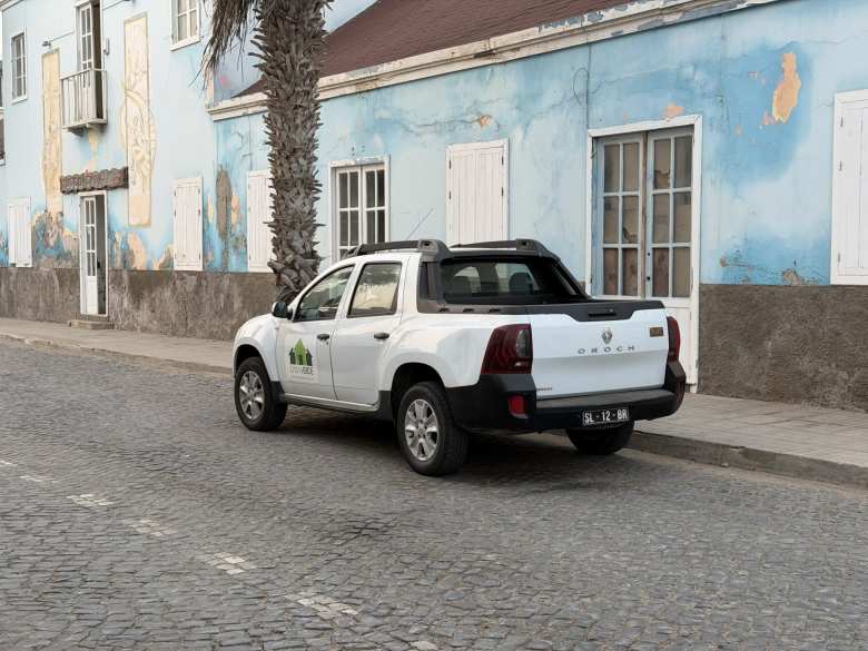 A Renault Oroch pickup truck.