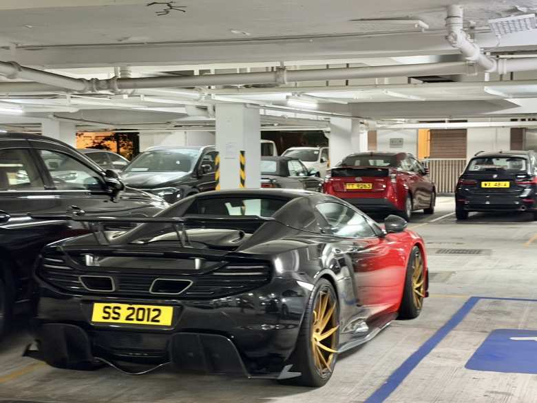 A McLaren 12C Spider (2012-2014) with aftermarket 