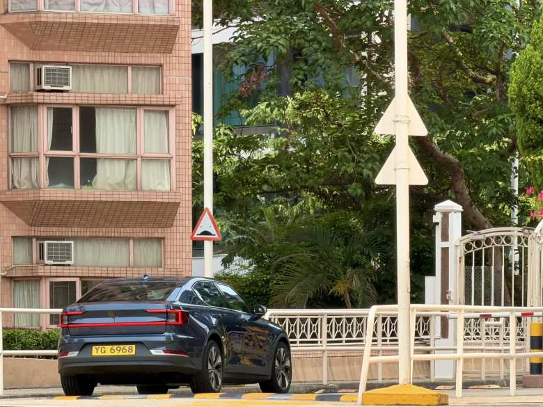 A blue Polestar 2 (2021-2023) that was a spitting image of my buddy E's back in Fort Collins.