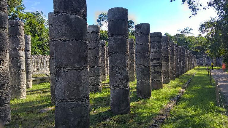 columns of El Palacio, Chichén Itzá
