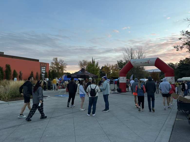 This was the scene 10 minutes to the start of the race at Payette Brewing Company in Boise, Idaho. There were about 200 runners participating in the marathon.