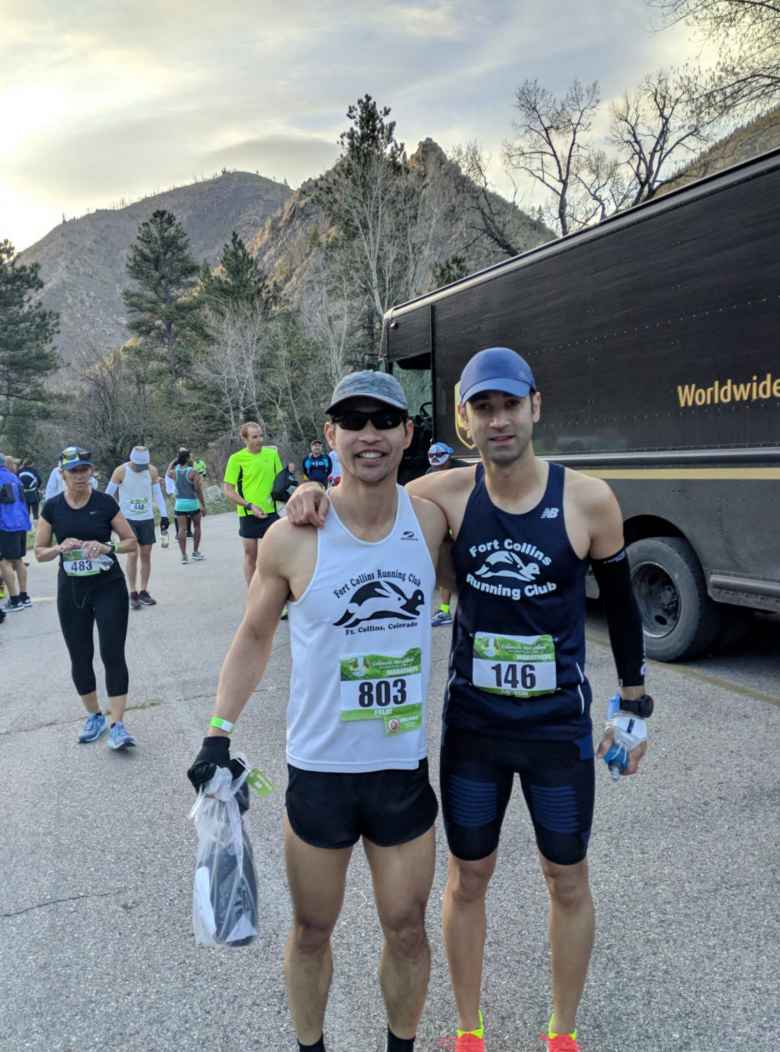 Felix and Antxon in the starting area, 10 minutes before the start of the Colorado Marathon.