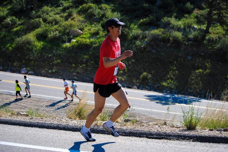 Felix Wong running up Maniac Hill in the Colorado Run.