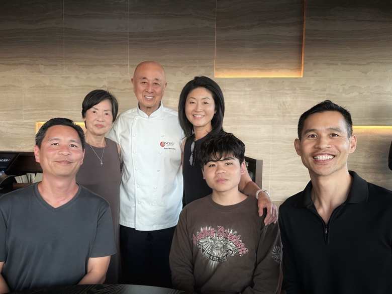 We were inside the Nobu restaurant in Barcelona, when we had a pleasant surprise: celebrity chef Nobu Matsuhisa came to visit this restaurant for the very first time!