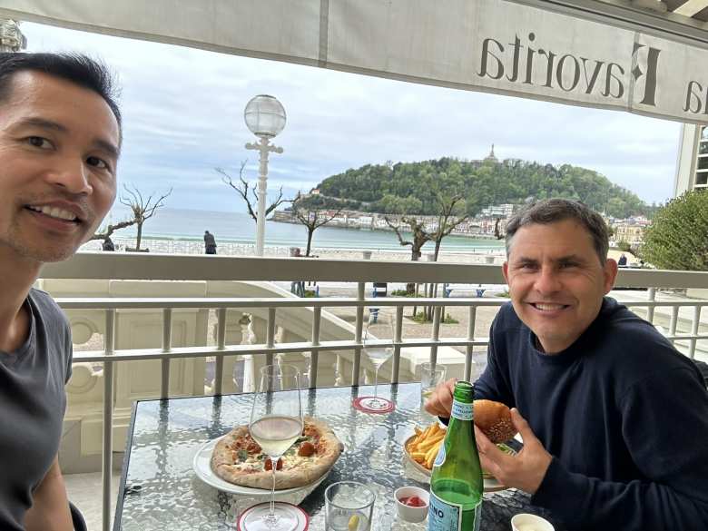 Having lunch by the beach in San Sebastián with Dave.