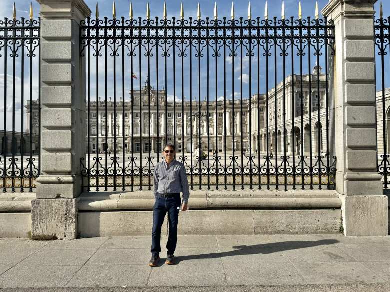 Dave in front of the Palacio Real de Madrid.