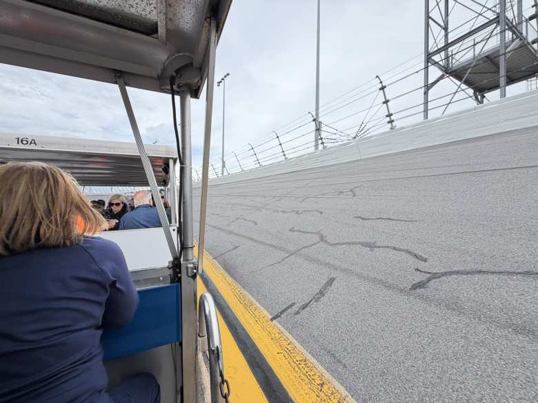 From the tram, it was astonishing to see how banked the Daytona race track was: up to 31 degrees.