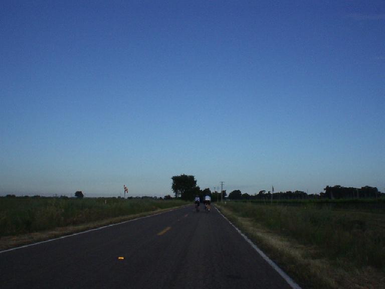 [Mile 6, 7:22 a.m.] No traffic, good roads, flat land.